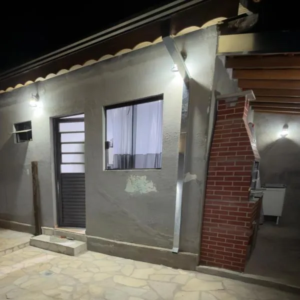 Casa de Fundo Equipada e quintal com separação, hotel i Jacutinga