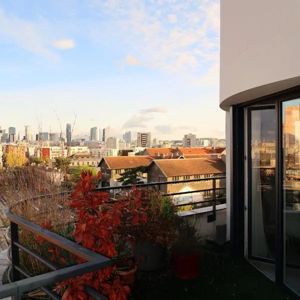 Penthouse 100m2 with terrace & 360 view of La Défense, hotel Colombes-ban
