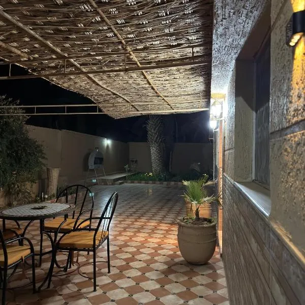 Villa Palm Desert - holiday stay with AC, Fast WiFi & Free Private Parking in Erfoud, hotell i Erfoud