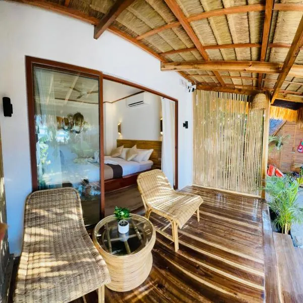 Bungalow Seaview at Zhaya's Beach & cottages, hotel din El Nido