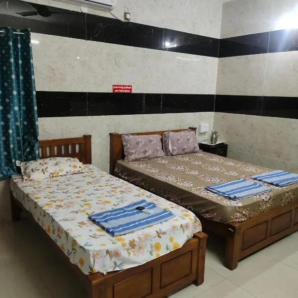 HAnsHari Homestay, hotelli kohteessa Kuttālam