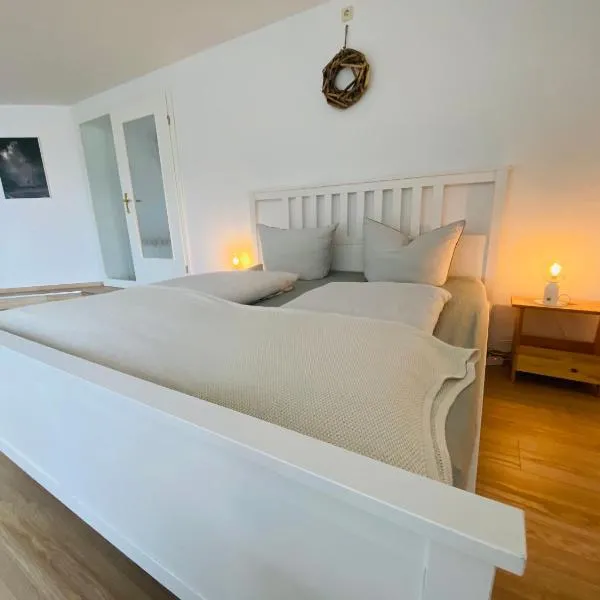 Ferienwohnung Am Steinberg, hotell sihtkohas Nauendorf
