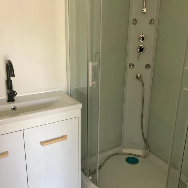 Viesnīca Chambre privee chez l habitant pilsētā Lašapela pie Erdras