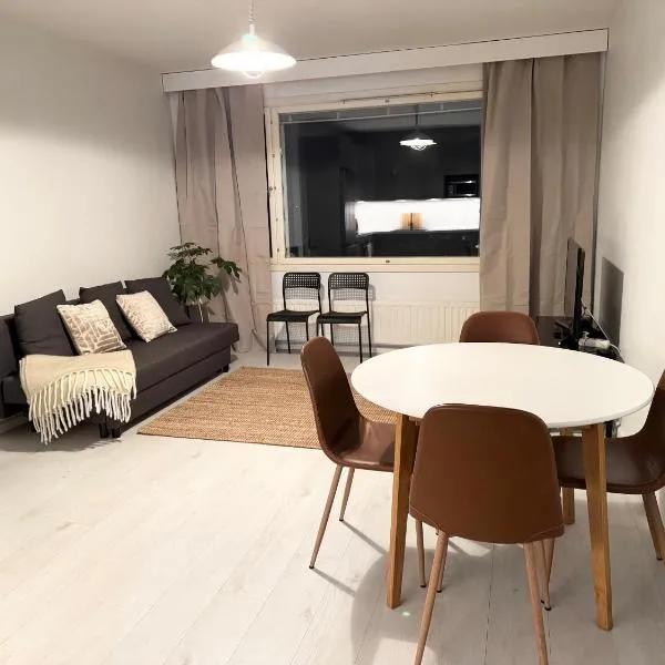 HHH Enjoy Helsinki with 7th floor views and comfort, free parking, hotel in Helsinki