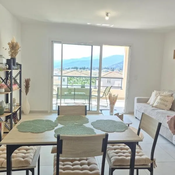Le petit nid corse Terrasse, lumière et douceur - by Conciergerie de Haute Corse, hotelli kohteessa Lucciana