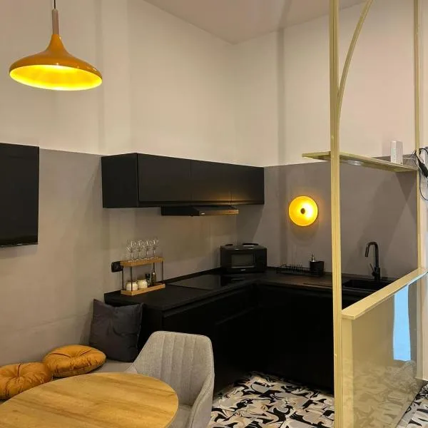 Cortile Tenore 3 - Luxury Apartment between Napoli and Pompei, hotel en Portici