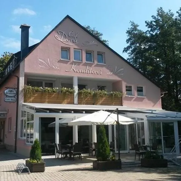 Pension Konditorei Cafe Dora, hotel a Münchberg