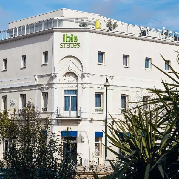 Ibis Styles Hyères Rooftop & Spa: Hyères şehrinde bir otel