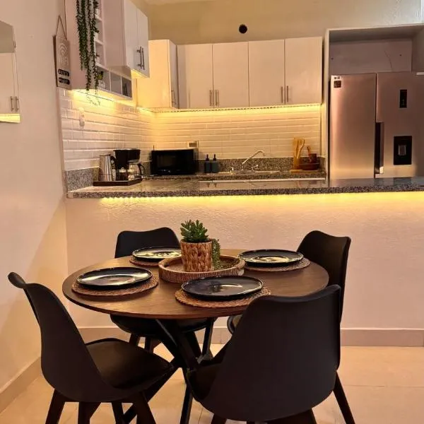 3-Bedroom Apartment, 20 Minutes from AILA and Zona Colonial, hotel in Santo Domingo