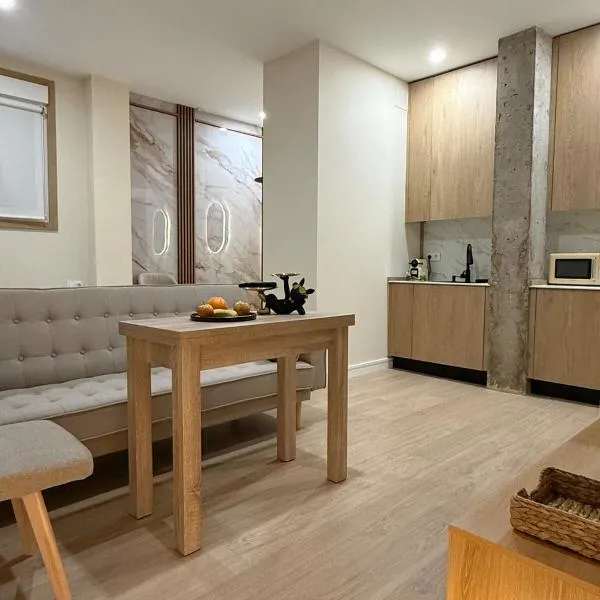 Bianca Suites III, hotel em Bormujos