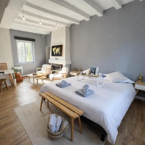 Suite Une Bulle d Evidence avec baignoire spa、ソミュールのホテル