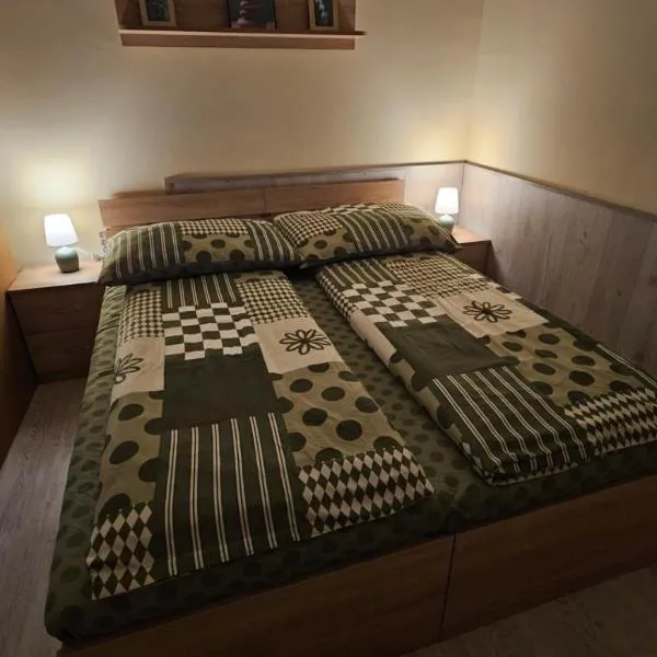 Lotti City Apartman, hotel i Békéscsaba