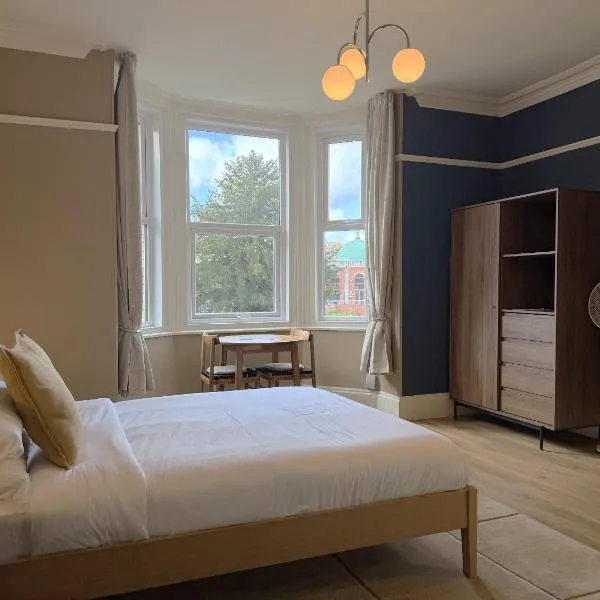 Melbury Rooms & Studios, хотел в Екситър