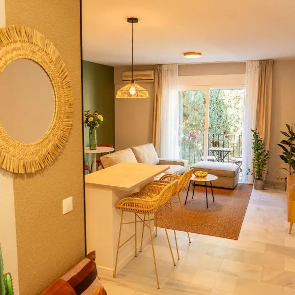 Brightcarihuela, Hotel in Torremolinos