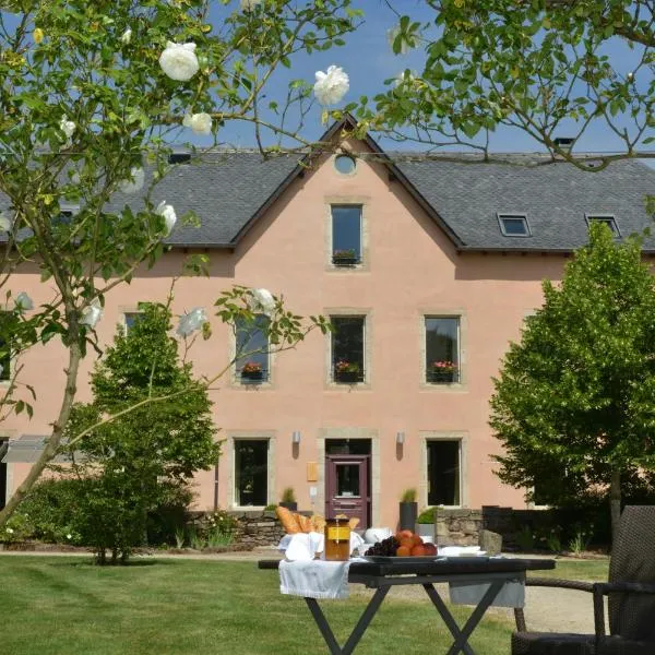 HÔTEL LA FERME DE BOURRAN - RODEZ - parking privé avec bornes pour voitures électriques, hotell i Rodez