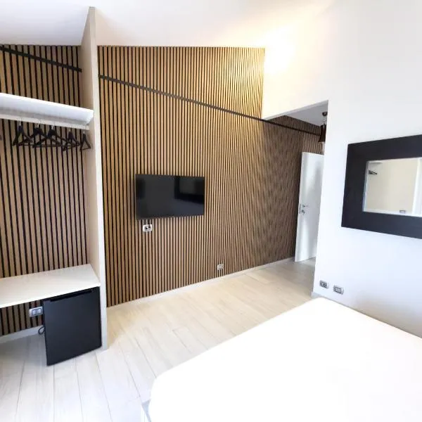 Lario Panorama – hotel w mieście Colico