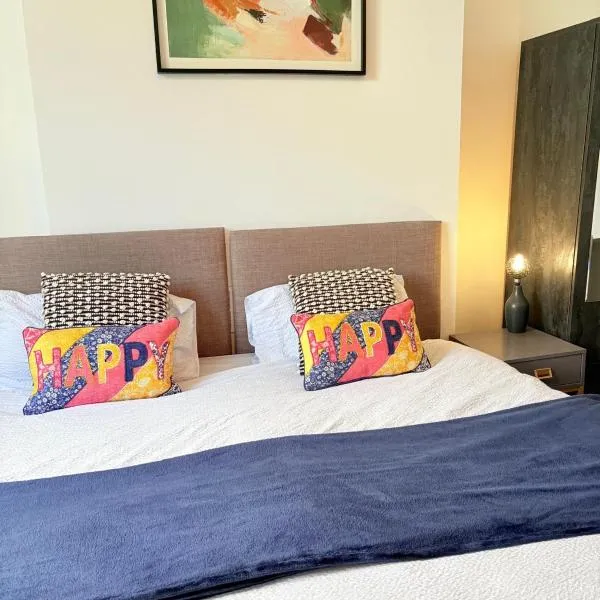 Stylish Studio flat 7, Weekly,Monthly stay deals,Parking,Contractors,NHS,Families,Relocators,nr Sandwell hospital, hotel i West Bromwich