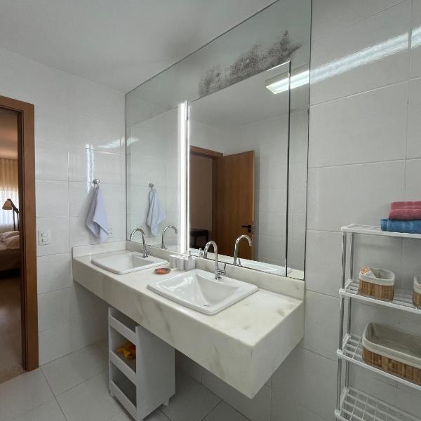 Quartos Premium na 206 Sul Banheiro Privativo - Foto 3
