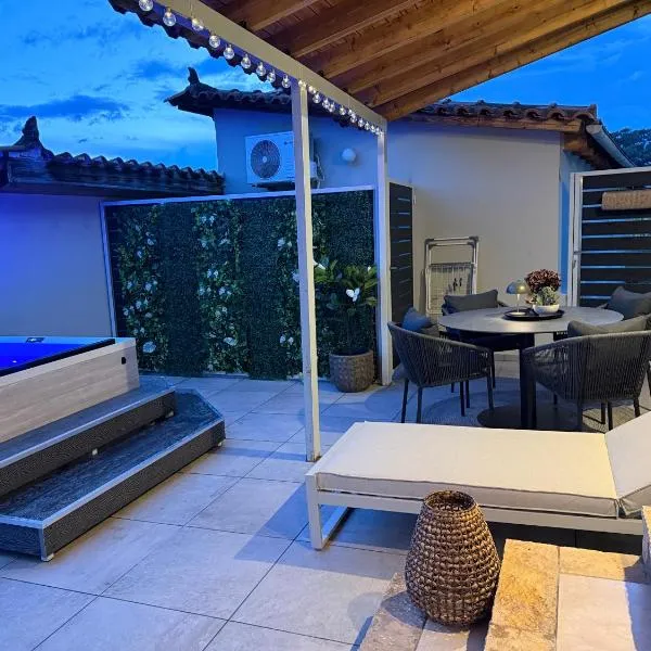 Blue Topaz cottage Mini pool Spa, hotel u Nafpliu