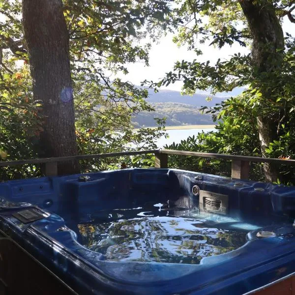 Waterside Cader Cabin, Hot Tub & Sauna, Hotel in Barmouth