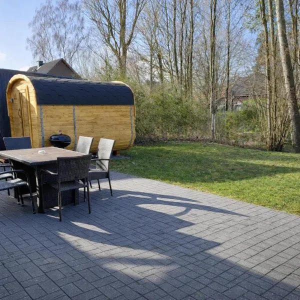 5 Min zum Fleesensee, Sauna, eingezäunter Garten, Hunde willkommen, viešbutis mieste Gorenas-Lebinas