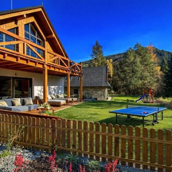 Chalet Oasis at Chalets Kvačianska dolina - Luxury 5-Bedroom Chalet, hotel u gradu Zuberec