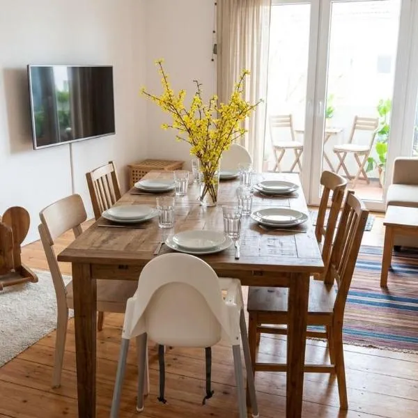 Gemütliche Wohnung nahe des Sees für bis zu 10 Personen, hotel in Teterow