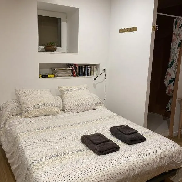 Dépendance dans un jardin de centre ville Lacambradeljardin, hotel em Cintegabelle