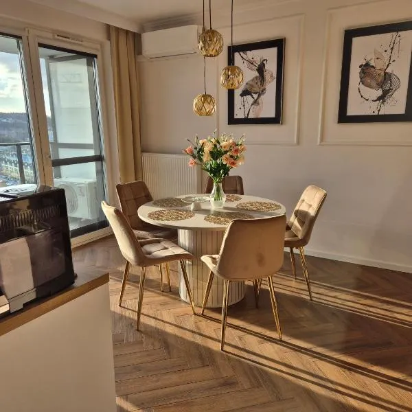 Apartament Zloty, 17 pietro, taras widokowy, Aquapark Reda, hotel v destinácii Reda