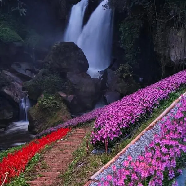 Doi Inthanon Waterfall Garden, hotell i Ban Sop Mae Klang