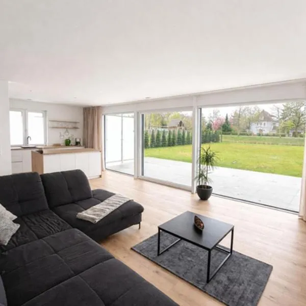 Moderne Wohnung am Flussufer, khách sạn ở Herford