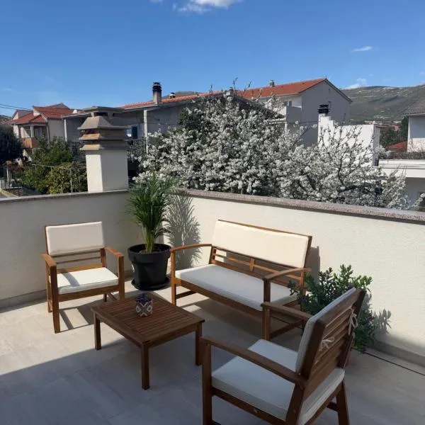 Apartman Mirna, hotel di Kastela