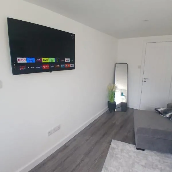 Moodyscroft Homestay, NEC, BHX, Resorts world, HS2, JLR - Netflix, Hotel in Birmingham