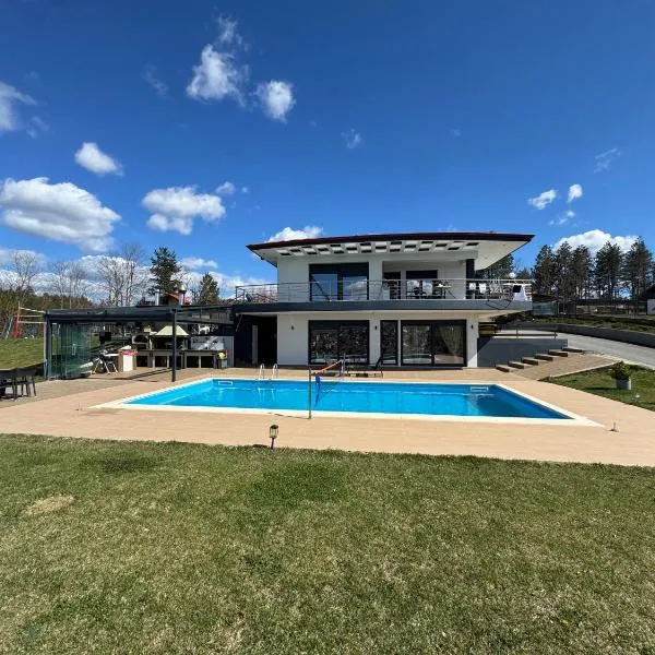 Luxury Villa Rafaela Οικογενειακή βίλα με ιδιωτική πισίνα, BBQ κ παιχνίδια Ιδανική για οικογένειες με παιδια, ξενοδοχείο στα Γρεβενά