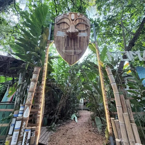 Nomadic Surf & Yoga, hotel Bahia városában