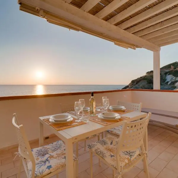 Appartamenti - Villa Mare, hotel v destinaci Pomonte