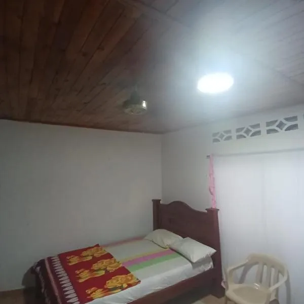 Hospedaje el Floral، فندق في تولو