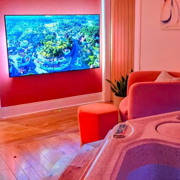 The Orange Fox Lux Room and Hot Tub at The Grumpy Schnauzer Guest House, khách sạn ở Airdrie