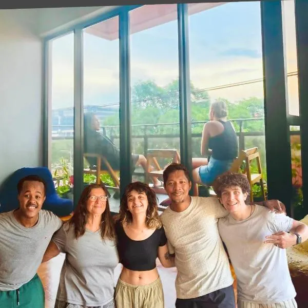 Diplomat 301 Manila ,Easy Arrival Near Airport, Local Cultural Home by Qbee, מלון במנילה