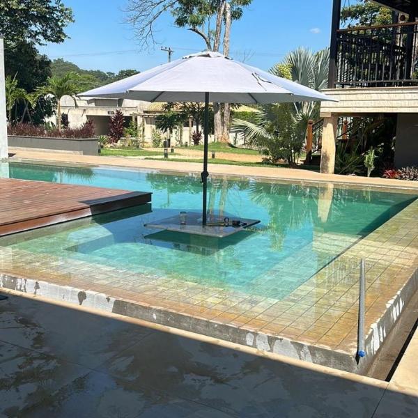 High-end house in a gated community With heated pool - Foto 4