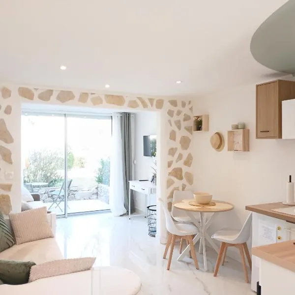 Studio calme avec terrasse et piscine, hotell sihtkohas Saint-Vallier-de-Thiey