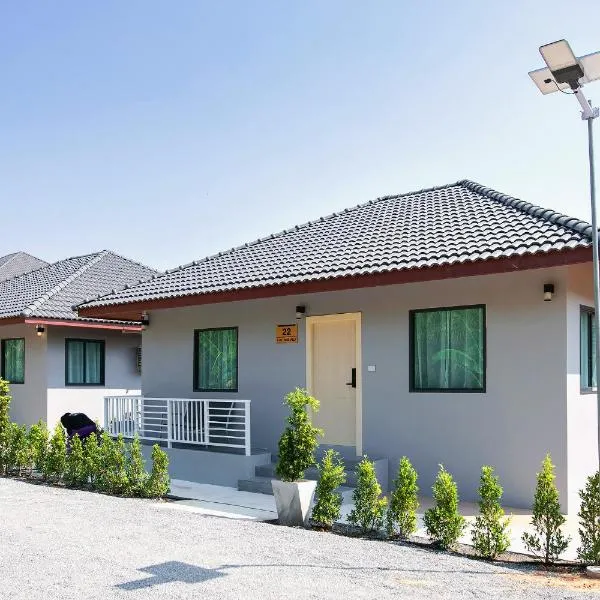 Neenlawat Riverside, hotel sa Suratthani