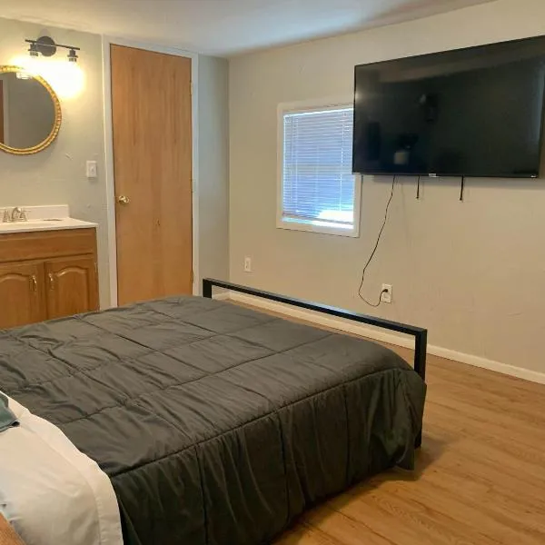 Quiet Motel Room Near Ark River #4 - 15 min to Salida, מלון בHoward
