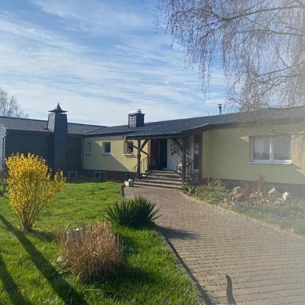 Petryhof, Hotel in Mörsdorf