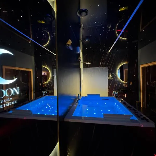 Moon Luxury Apartment - Jacuzzi & Sauna, hotel a Wałbrzych