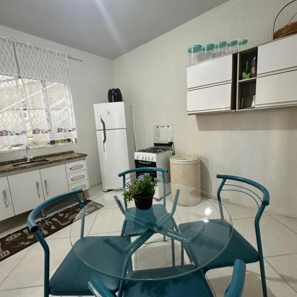 Kitnet com Ar condicionado, wifi, até 3 pessoas, vaga estacionamento - Cabo Frio - Foto 3