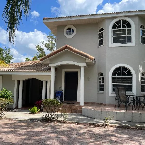 Beautiful property on Siesta Key, מלון בסייסטה קי