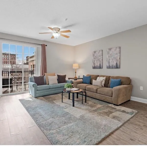 Cozy Retreat on Main St, hotell i Greenville