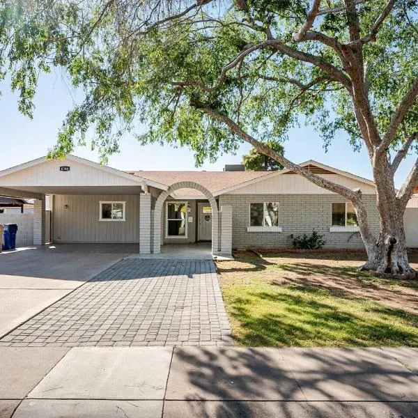 Beautiful house in Glendale AZ, Hotel in Glendale