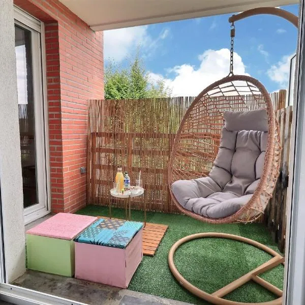 Urban Escape - Design Vibrant & Terrasse intime à 3 min du Parc des Coquibus - Proche ORLY, khách sạn ở Evry-Courcouronnes